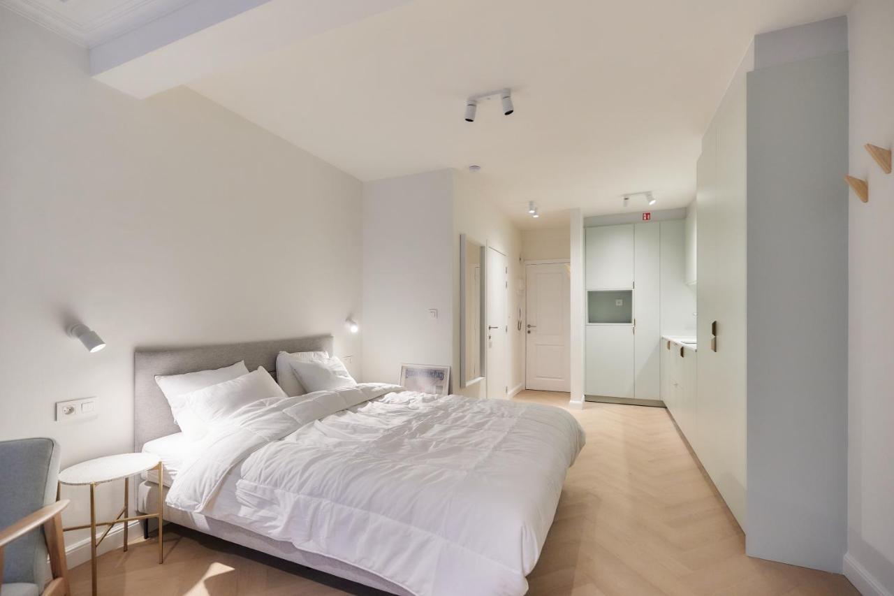Studio By Juliz - Top Location At The Beach & In City Center! Остенде Екстериор снимка
