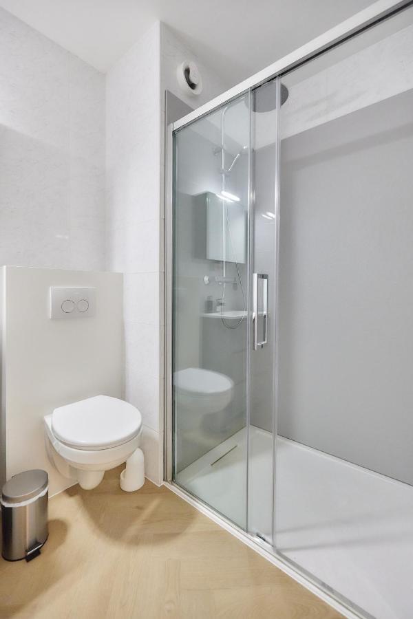 Studio By Juliz - Top Location At The Beach & In City Center! Остенде Екстериор снимка
