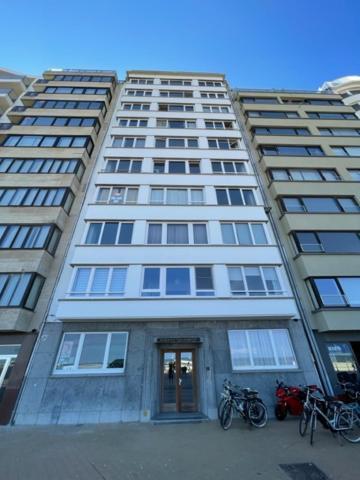 Studio By Juliz - Top Location At The Beach & In City Center! Остенде Екстериор снимка